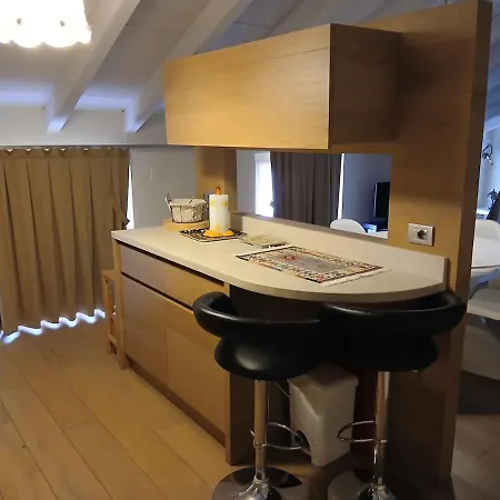 Shangri La - Two Bedroom Mansard Apartman *
