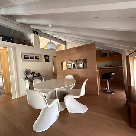 Shangri La - Two Bedroom Mansard Brescia