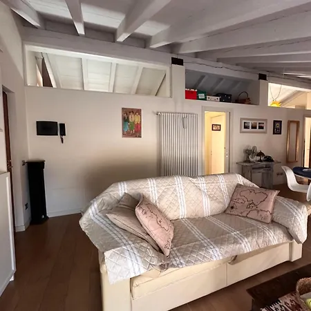Shangri La - Two Bedroom Mansard Brescia