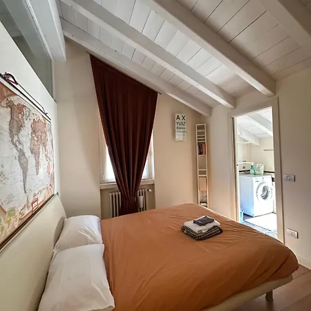 Shangri La - Two Bedroom Mansard * Brescia