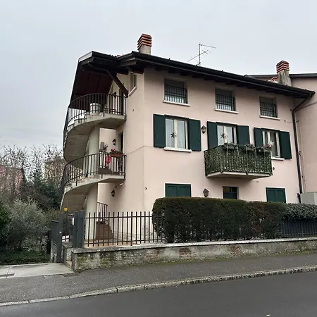 Shangri La - Two Bedroom Mansard * Brescia