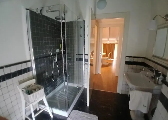 Lejlighed Shangri La - Two Bedroom Mansard *