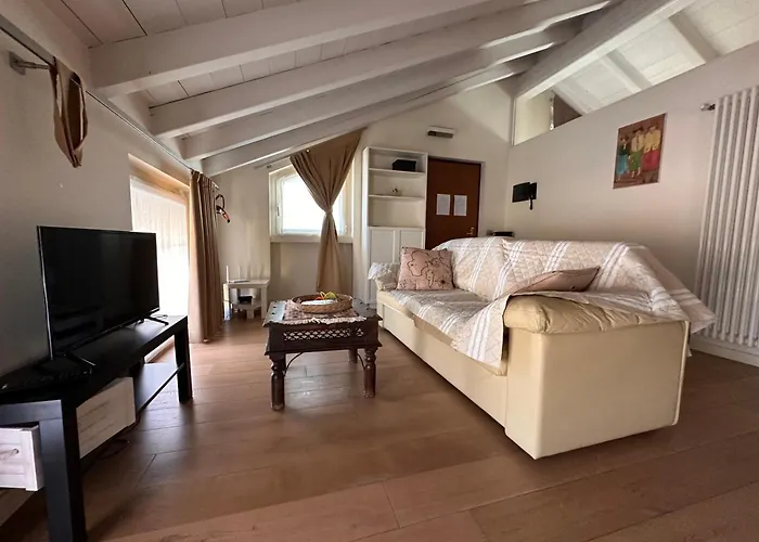 Shangri La - Two Bedroom Mansard 브레시아